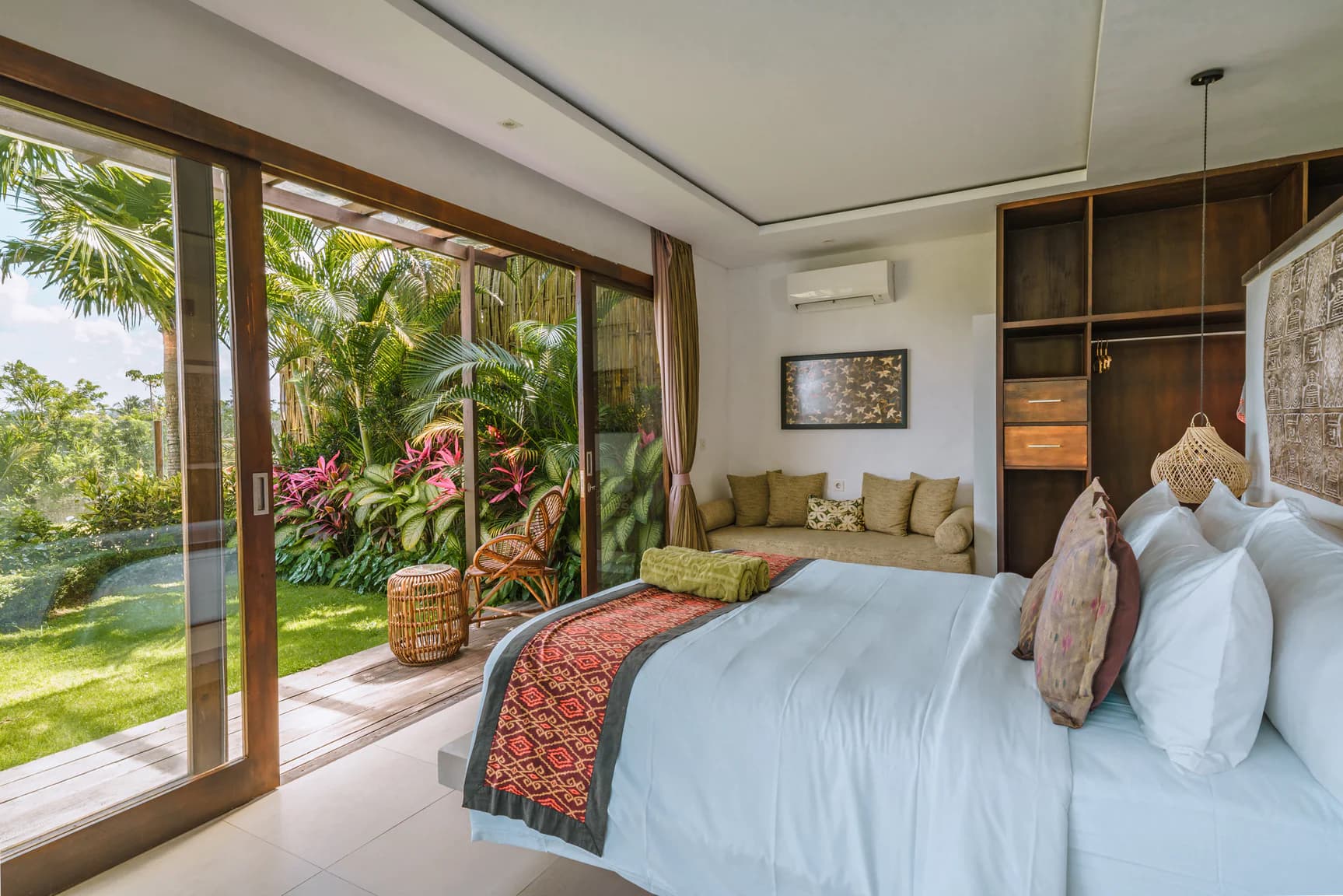 2 Bedroom Luxury Pool Villa overlooking to the rice fields